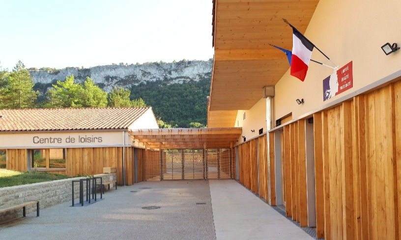 École Paul Bayrou, equipements publics BEPOS (Bâtiment à Énergie Positive) à Saint-Antonin-Noble-Val (82) — Arche Studio, architecte à Toulouse — vue 3