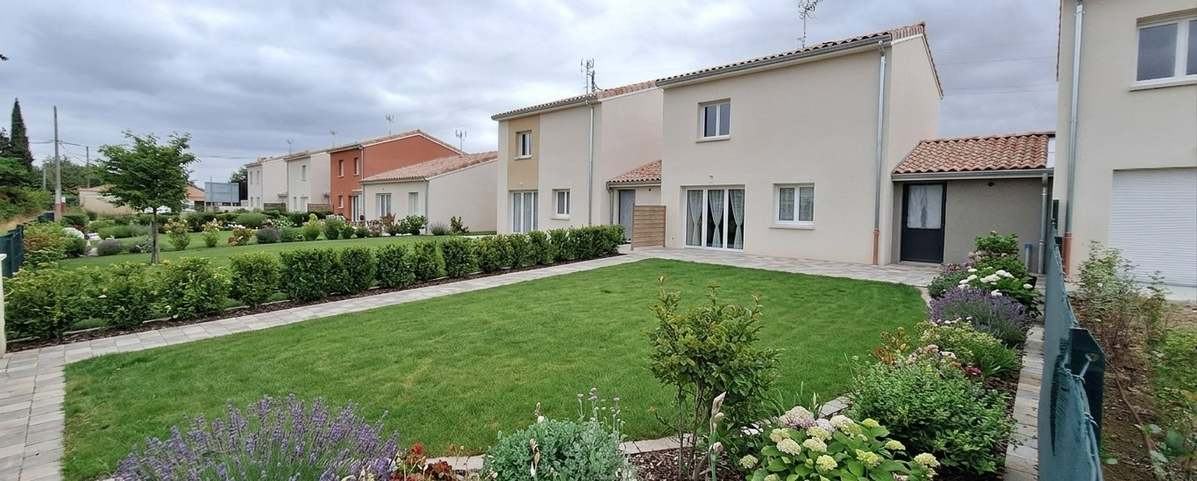 Logements individuels de Longages, Longages (31) : vue 2